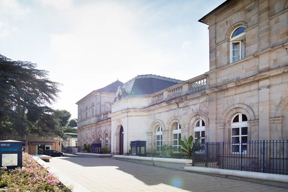 Les Thermes de Néris-les-Bains vont être rachetés par leur collectivité territoriale